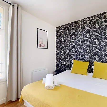 865 Jasmin - Superbe * Montreuil (Seine-Saint-Denis)